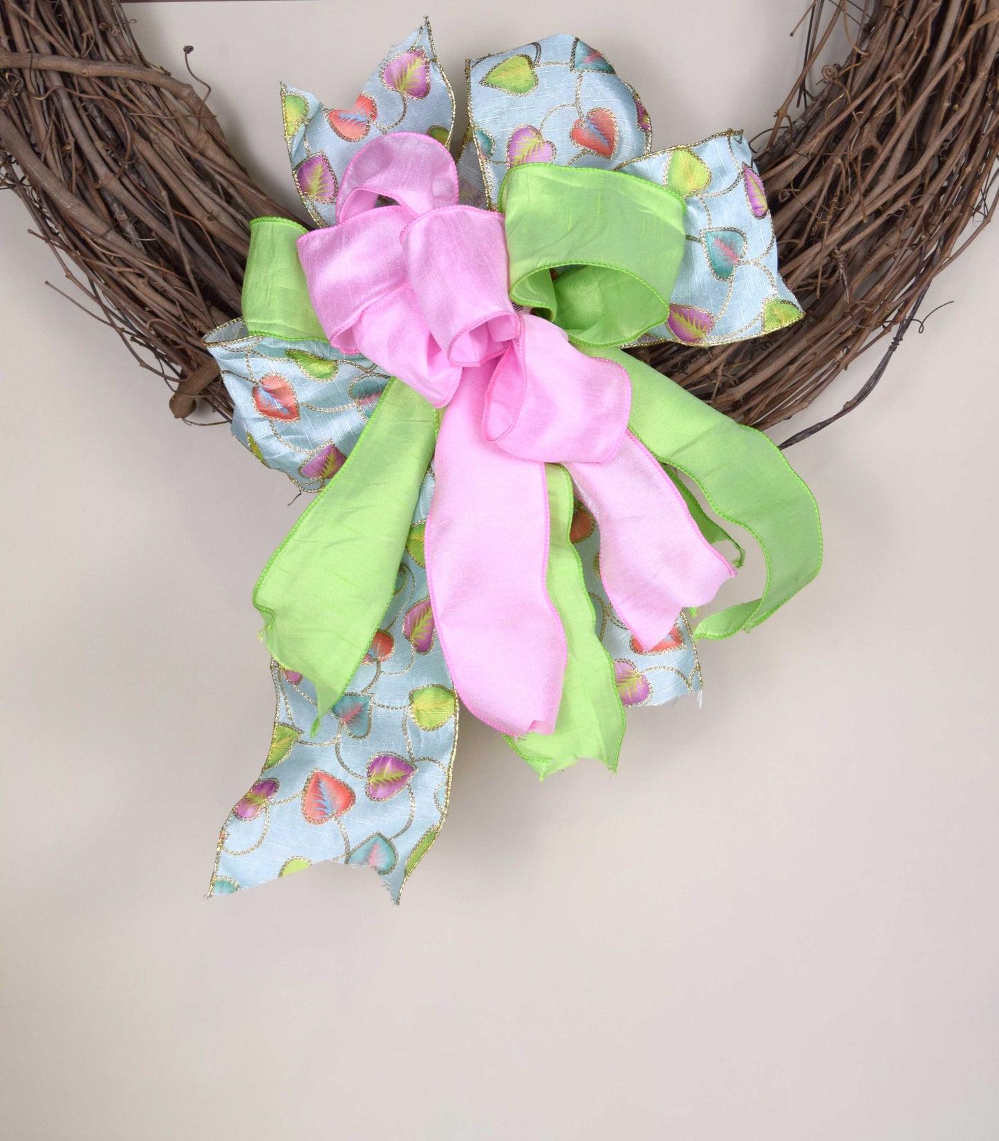 Bright Leaf Patterned Bow with Gold Accents