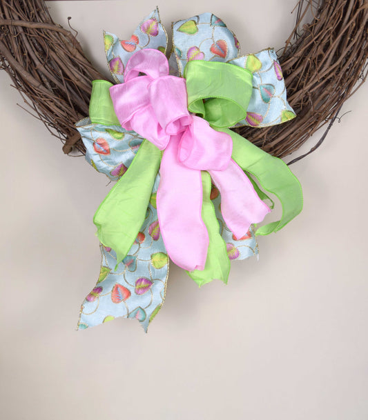 Bright Leaf Patterned Bow with Gold Accents